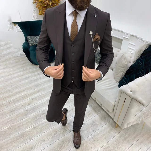 Single-Breasted Three-Piece Suit with Notch Lapel for Men in Brown