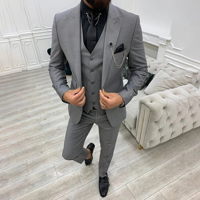 Single-Breasted Three-Piece Suit with Notch Lapel for Men in Grey